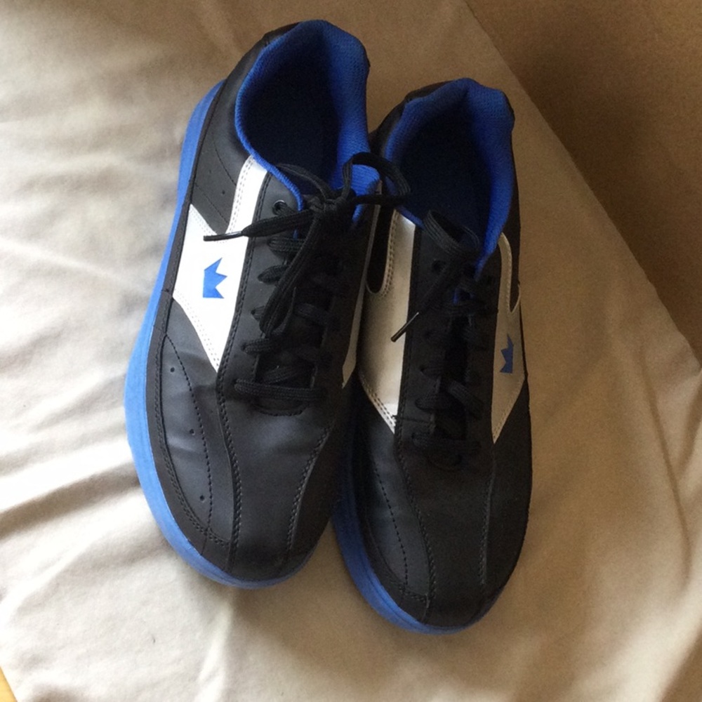 Black and Blue Athletic Shoes with Breathable Mesh and Padded Heel